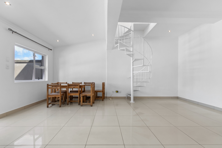 1 Bedroom Property for Sale in Heathfield Western Cape